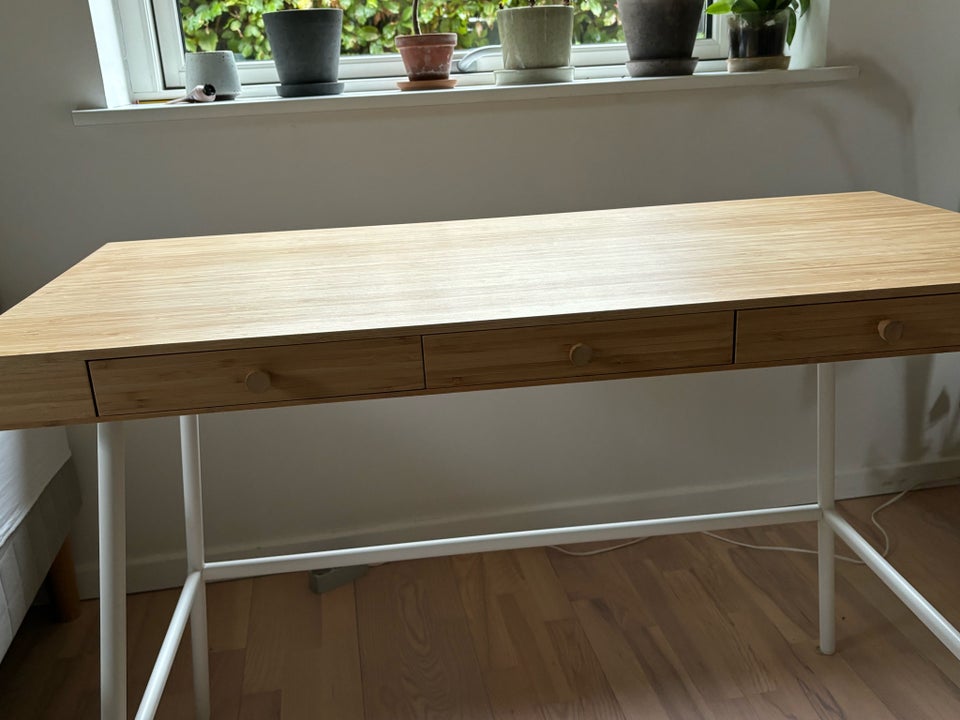 Skrivebord, IKEA , b: 74 d: 49 h: 102