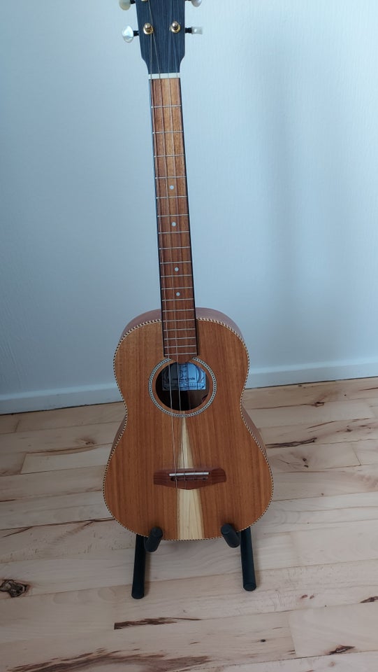 Bariton ukulele, Antonio Pinto de