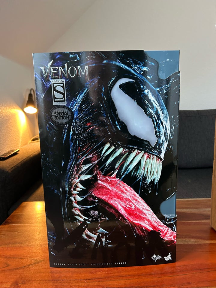 Hot Toys MMS590 Movie Venom