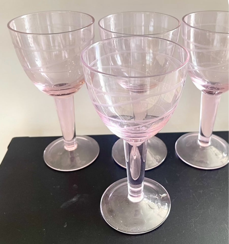 Glas, Ikea Rosa Pralin vinglas,