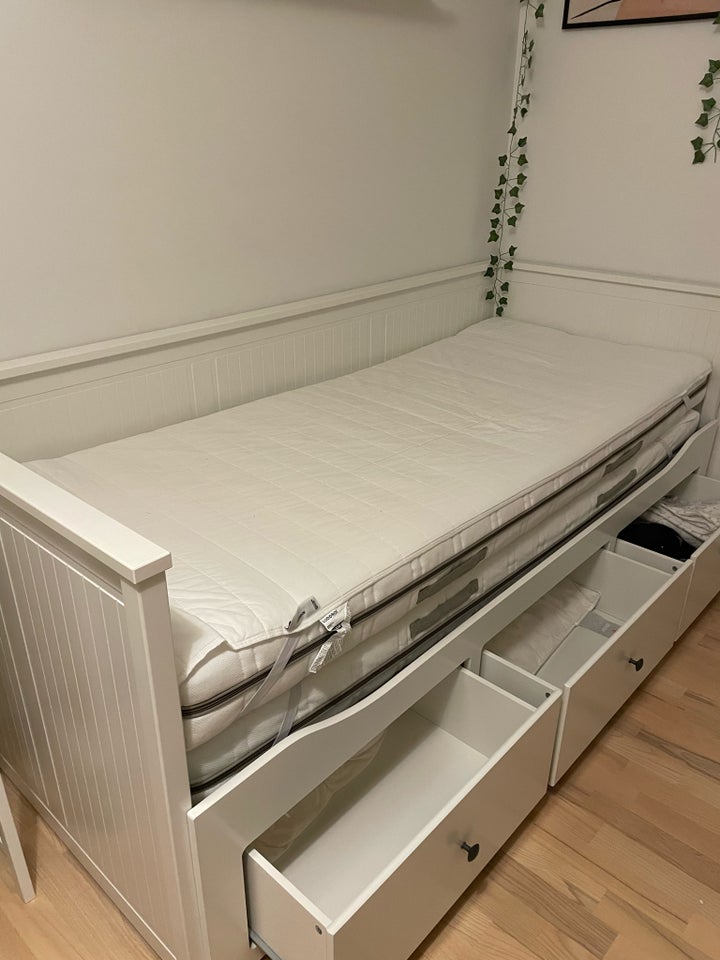 Enkeltseng, IKEA, b: 86 l: 200 h: 83