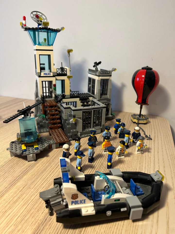 Lego City 60130 - Police Island m