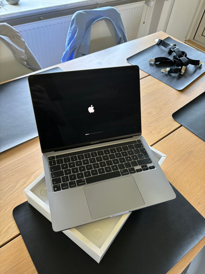 MacBook Pro 2020 M1 GHz