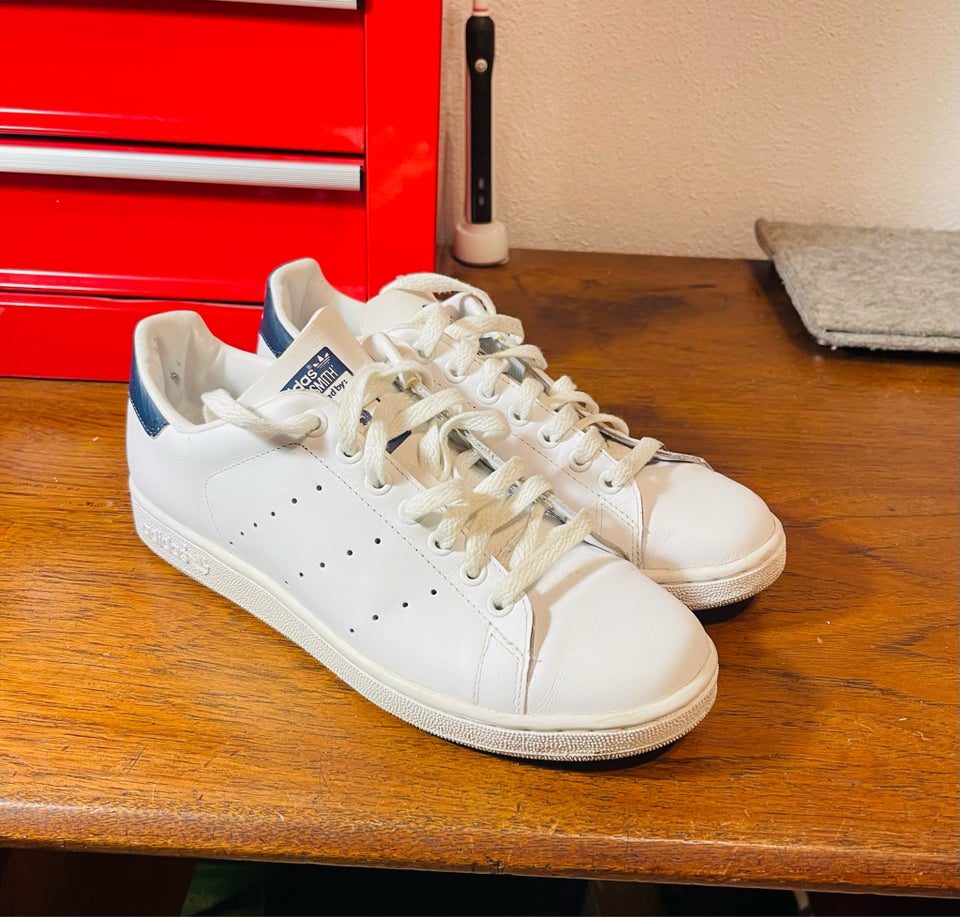 Sneakers str 40 Adidas