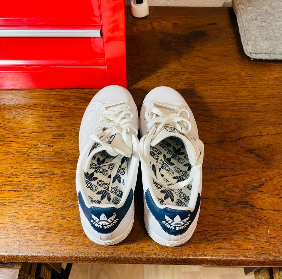 Sneakers str 40 Adidas