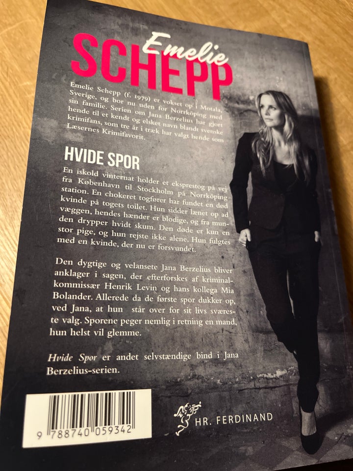 Hvide spor, Emelie Schepp, genre: