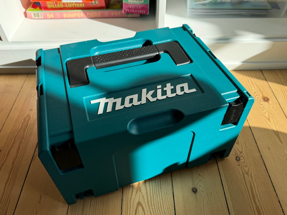 Fræser Makita DPJ180