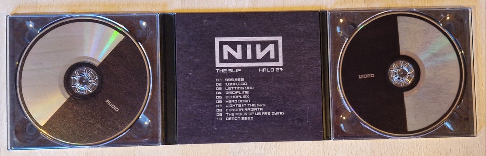 Nine inch nails: The slip, metal