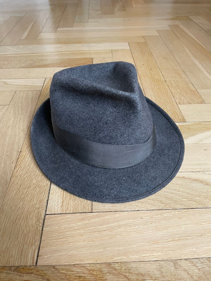 Hat, Borsalino, str. 58