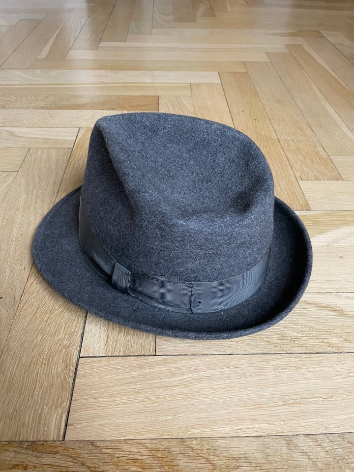 Hat, Borsalino, str. 58