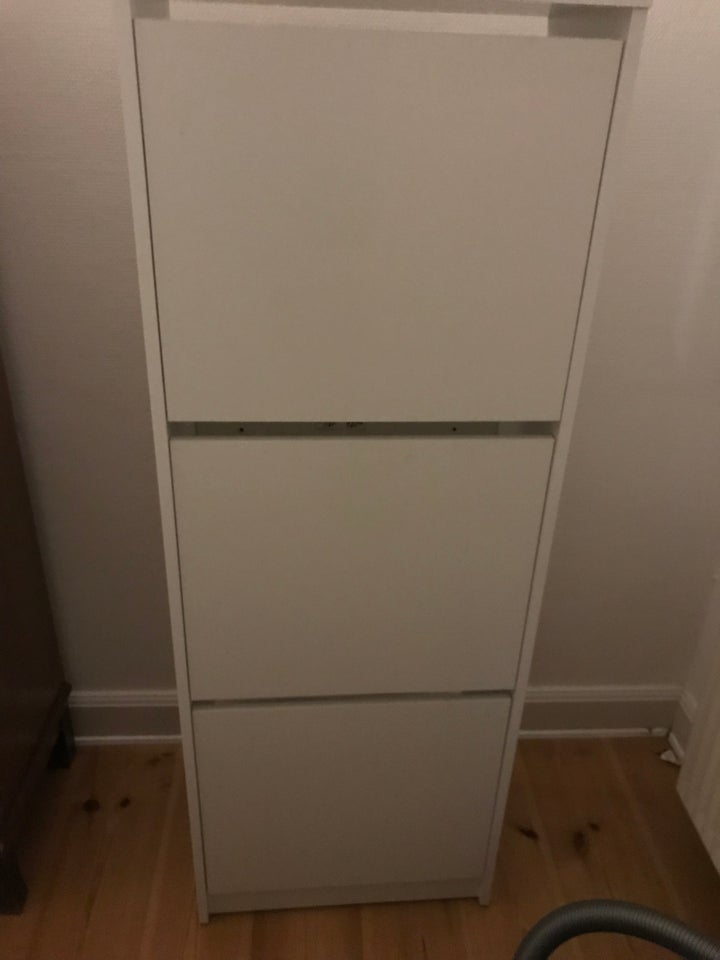 Skoskab, ikea, b: 61 d: 30 h: 130