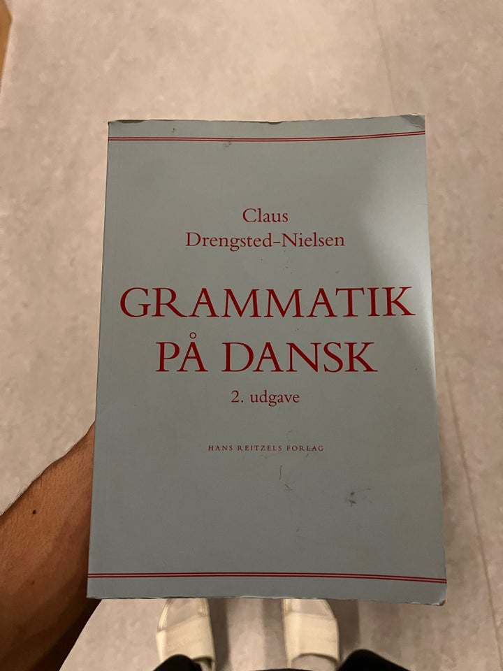 Grammatik på Dansk, Claus