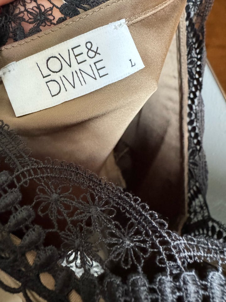 Top, Love  Divine, str. 40