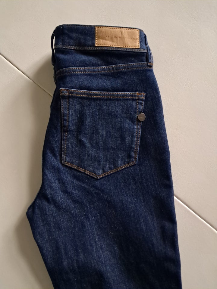 Jeans, pieszak, str. 28