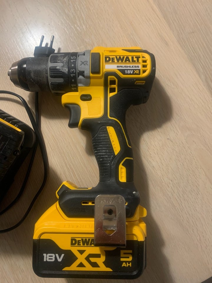 Slagboremaskine Dewalt makita