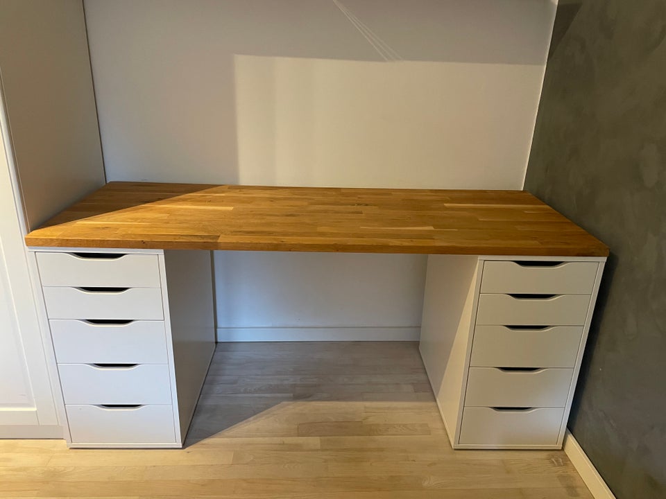 Skrivebord, Ikea , b: 140 d: 60 h: 70