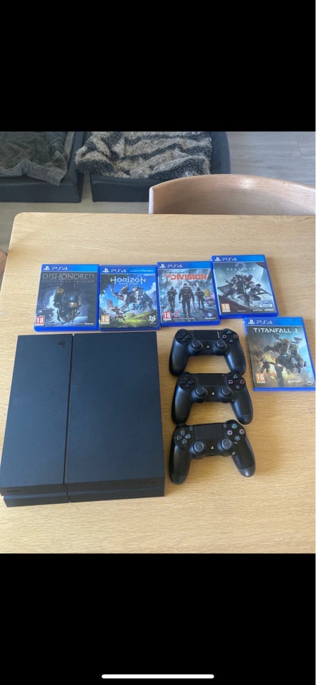 Playstation 4 500GB God