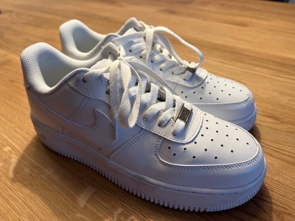 Sneakers, Nike Air Force, str. 39