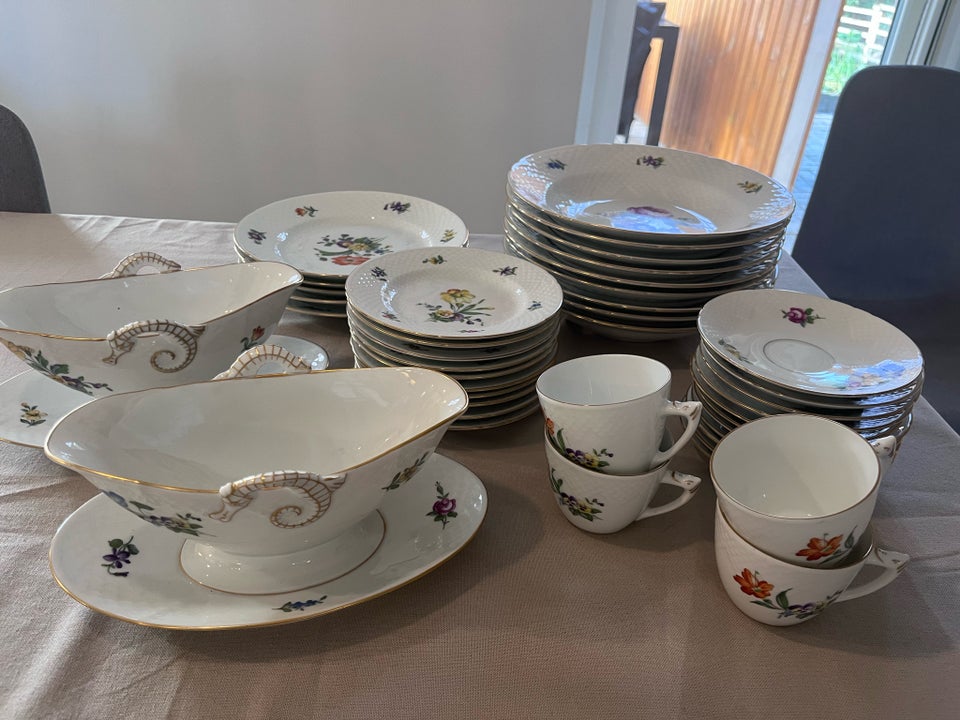 Porcelæn Spise og kaffestel i