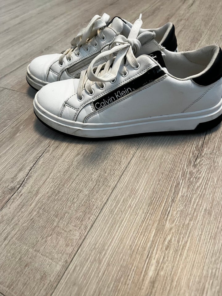 Sneakers str 36 Calvin Klein