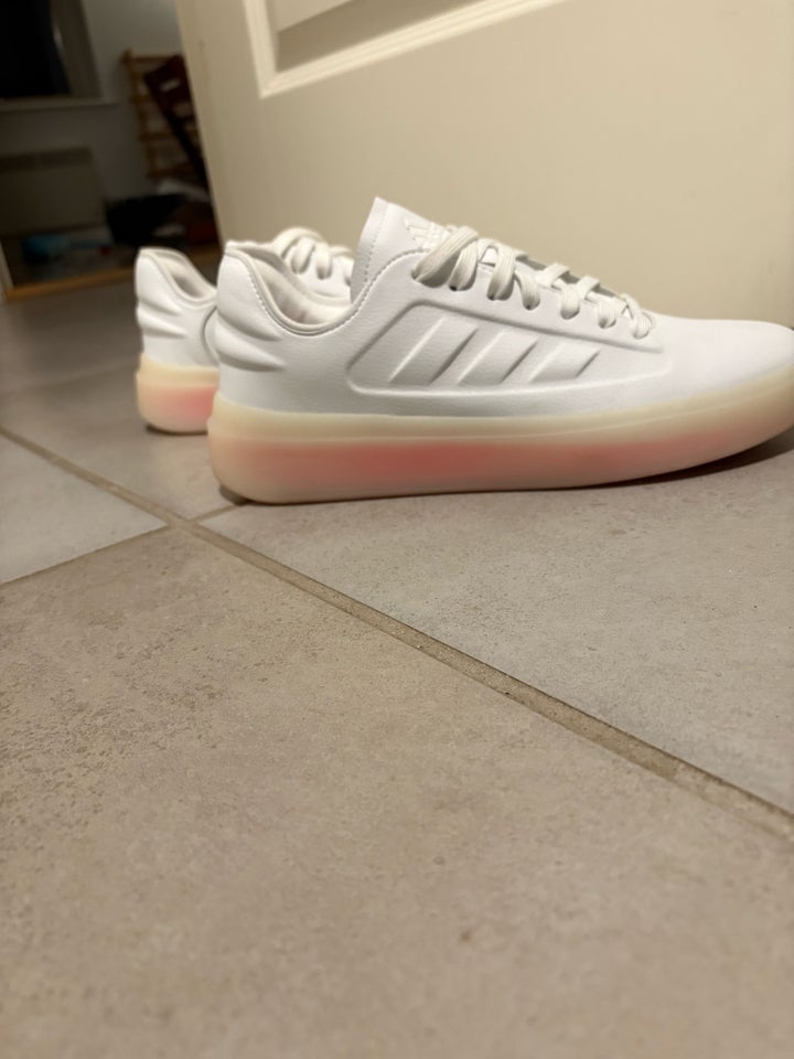 Sneakers, str. 40, Adidas