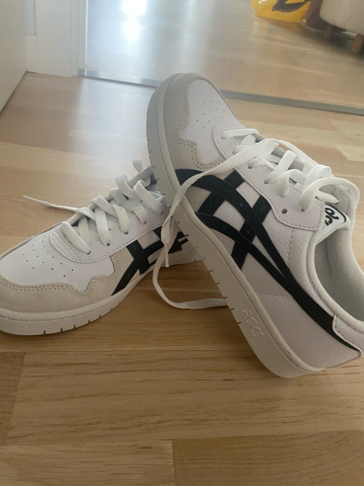 Sneakers str 39 Asics