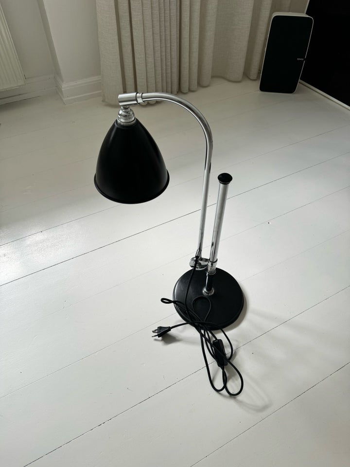 Arkitektlampe GUBI