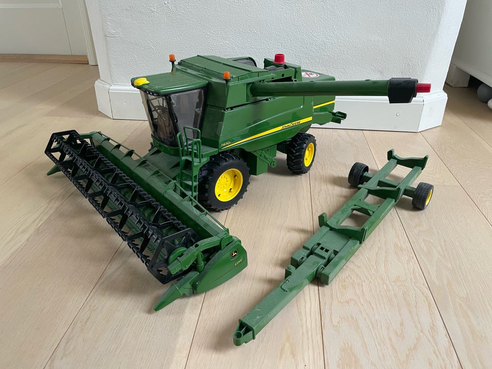 Bondegård, John Deere T670i