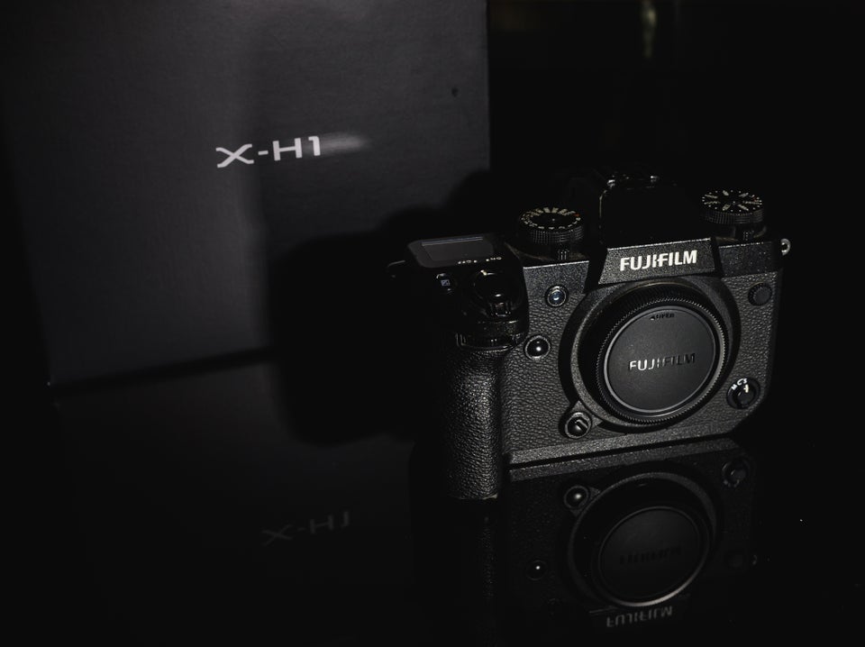 Fujifilm, X-H1, 24.3 megapixels