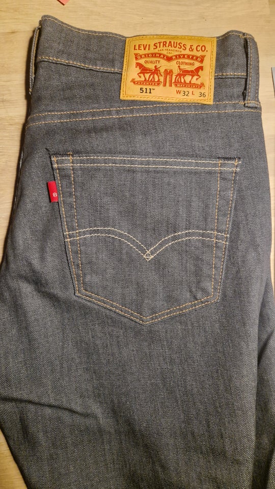 Jeans, Levis, str. 32