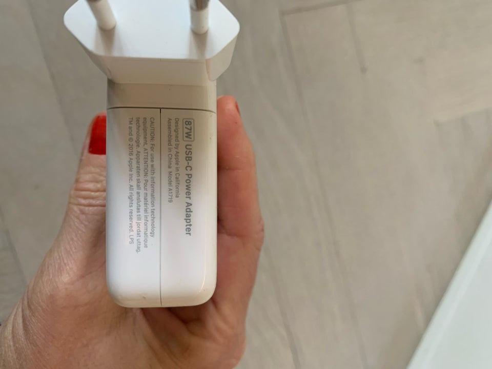 Adapter, Apple