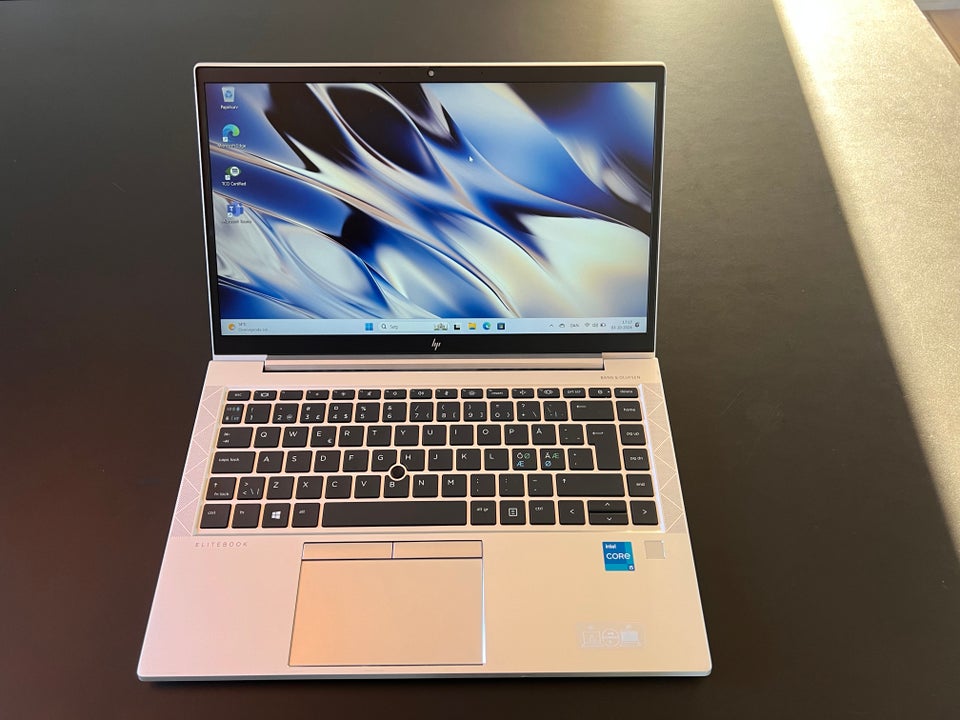 HP EliteBook, 240 GHz, 16 GB ram