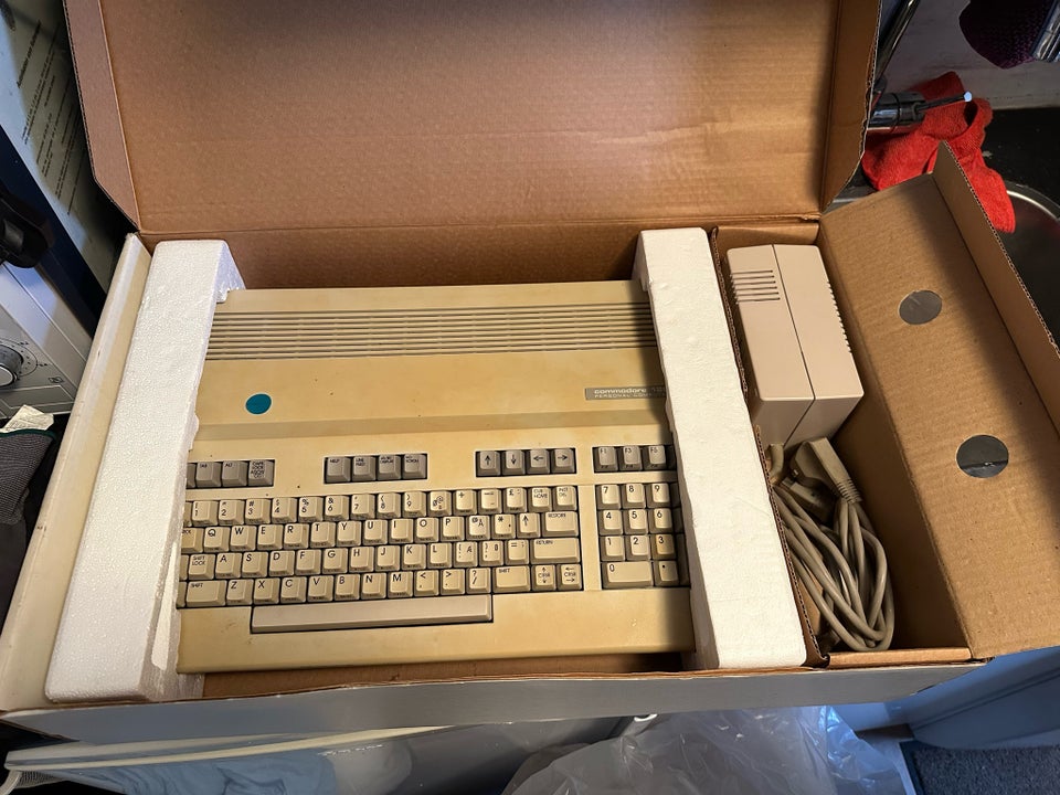 Commodore 128, spillekonsol, God