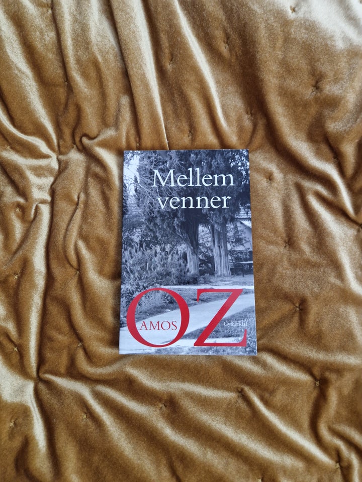 Mellem venner, Amos Oz, genre: