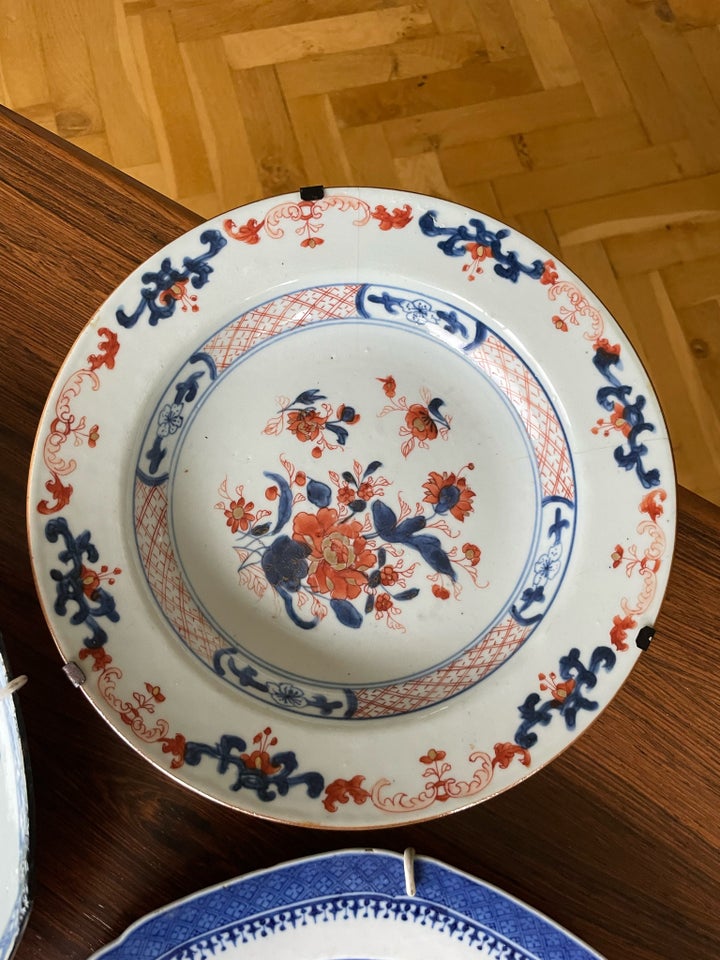 Antikke tallerkener, Porcelæn,