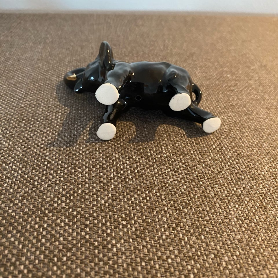 Porcelæn elefant , Ukendt