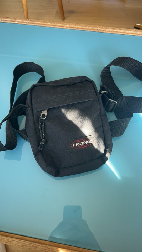 Skuldertaske, Eastpak