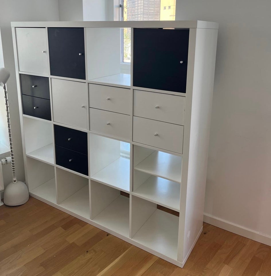 Reol ikea kallax b: 147 d: 39 h: 147