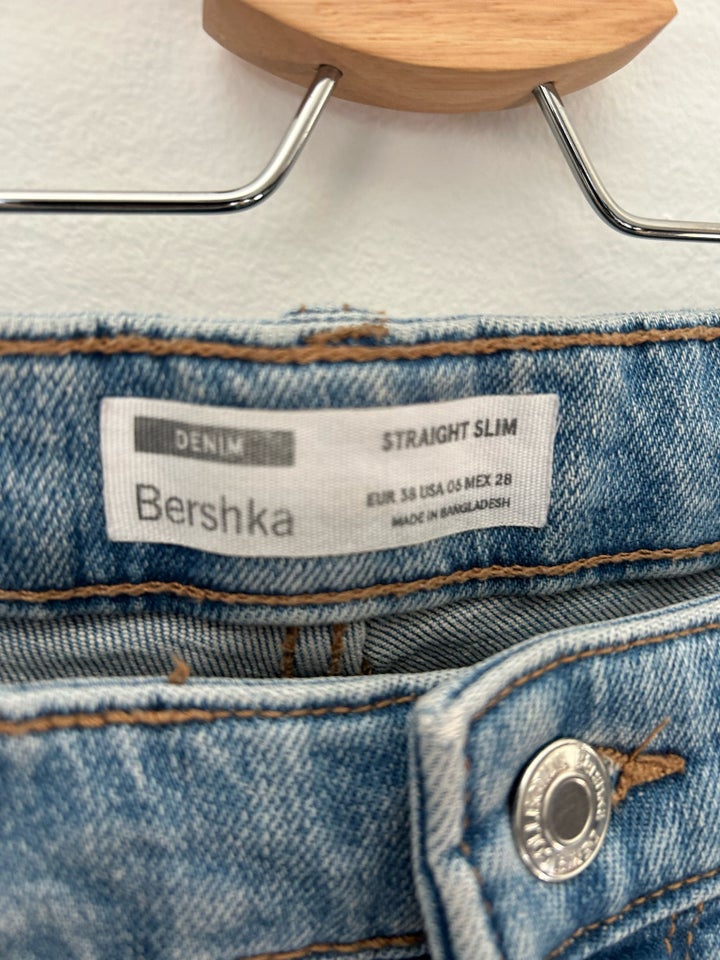 Jeans, Bershka, str. 38