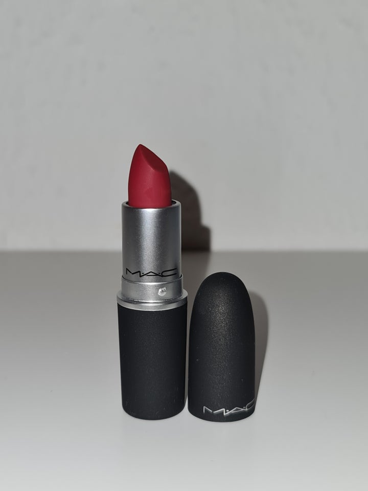 Makeup, Powder Kiss Lipstick 922