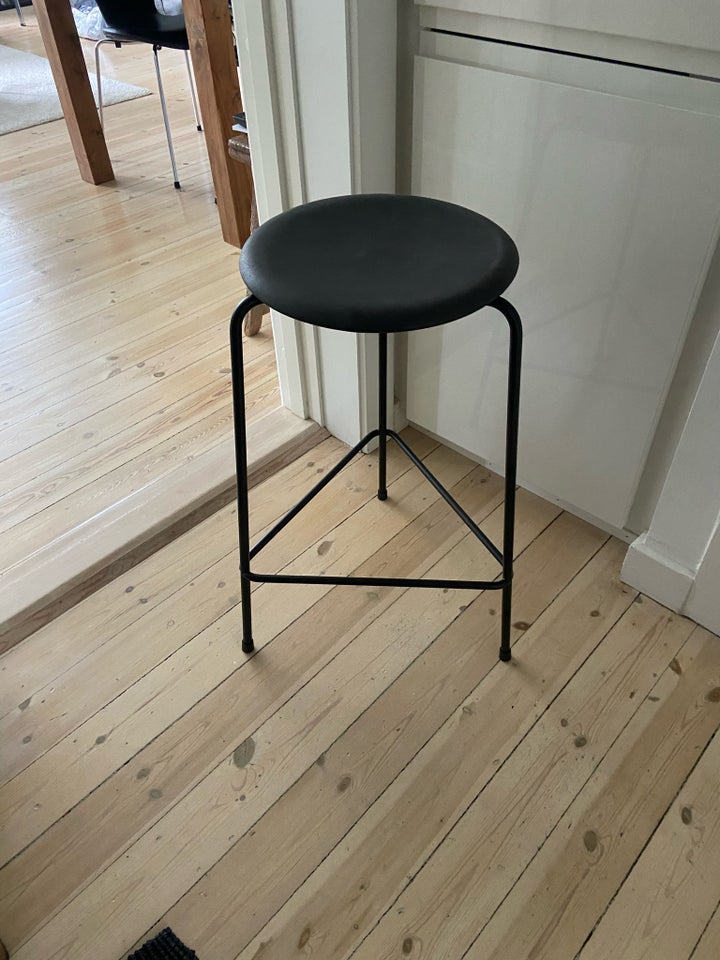 Fritz Hansen High Dot Stool -