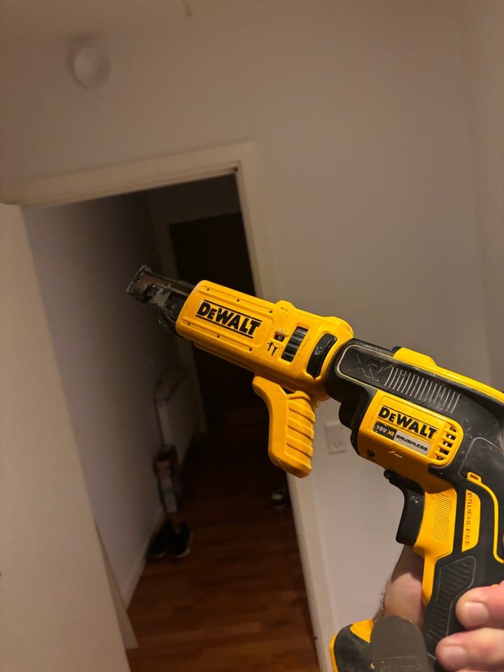 Gipsskruemaskine, DeWalt