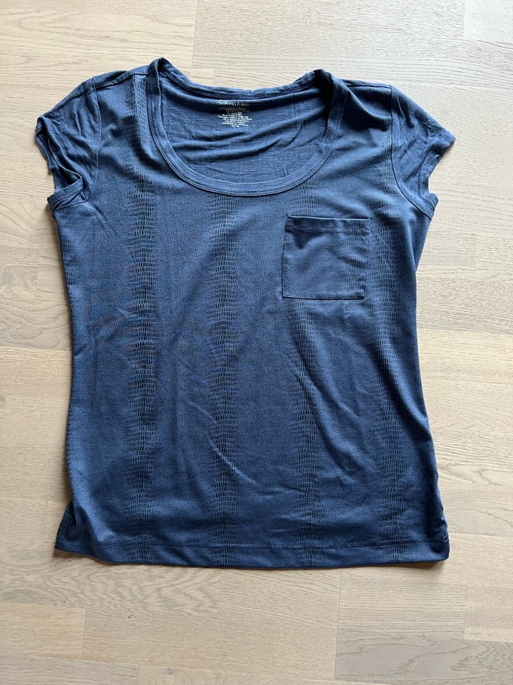 T-shirt, Calvin Klein, str. 38