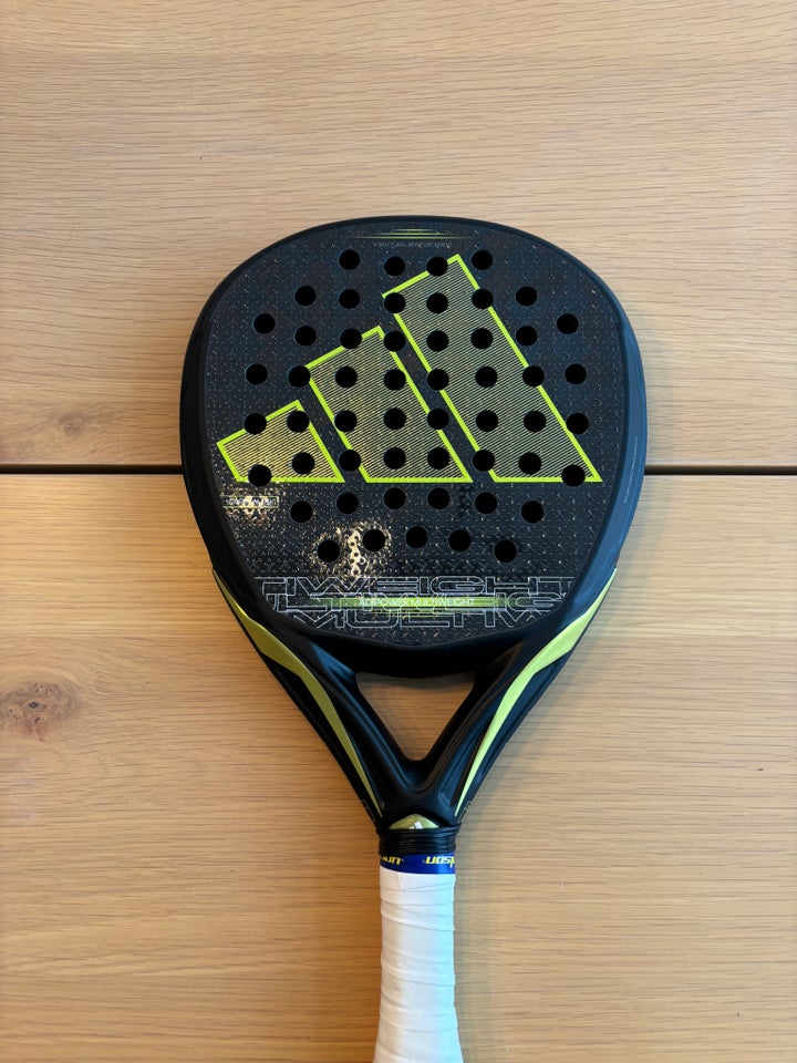 Padel bat, Adidas