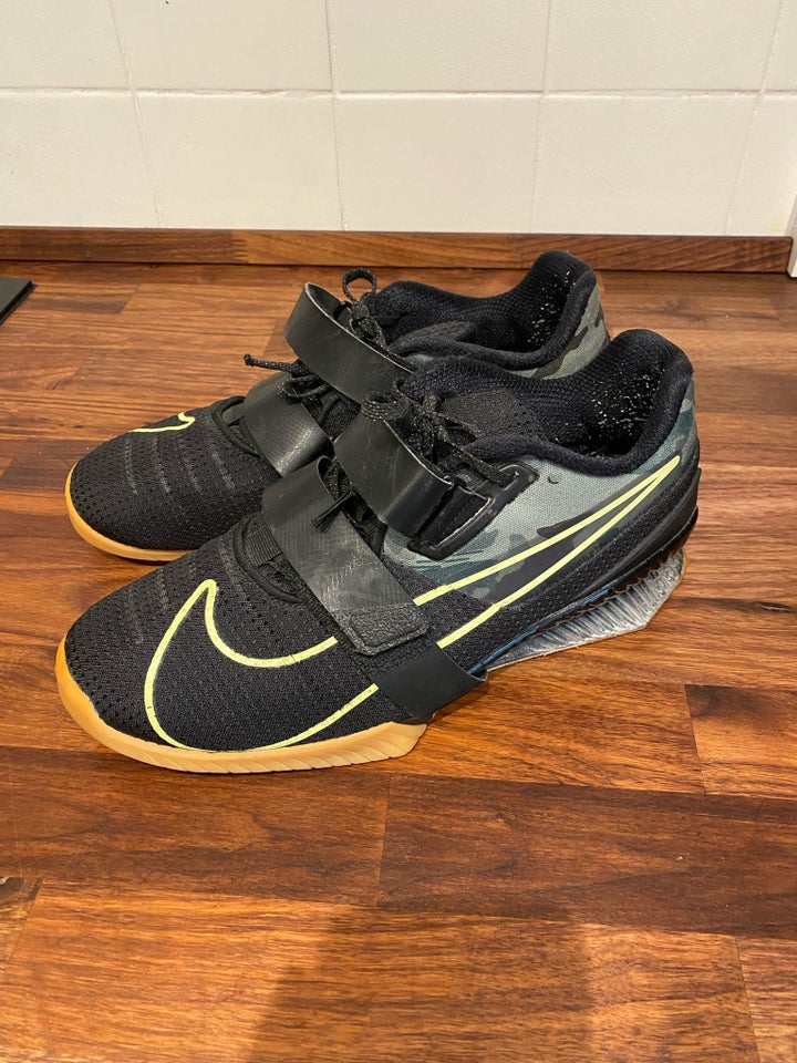 Fitnesssko, Nike Romaleos 4 army