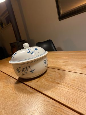 Porcelæn Lågfad / Tureen Royal