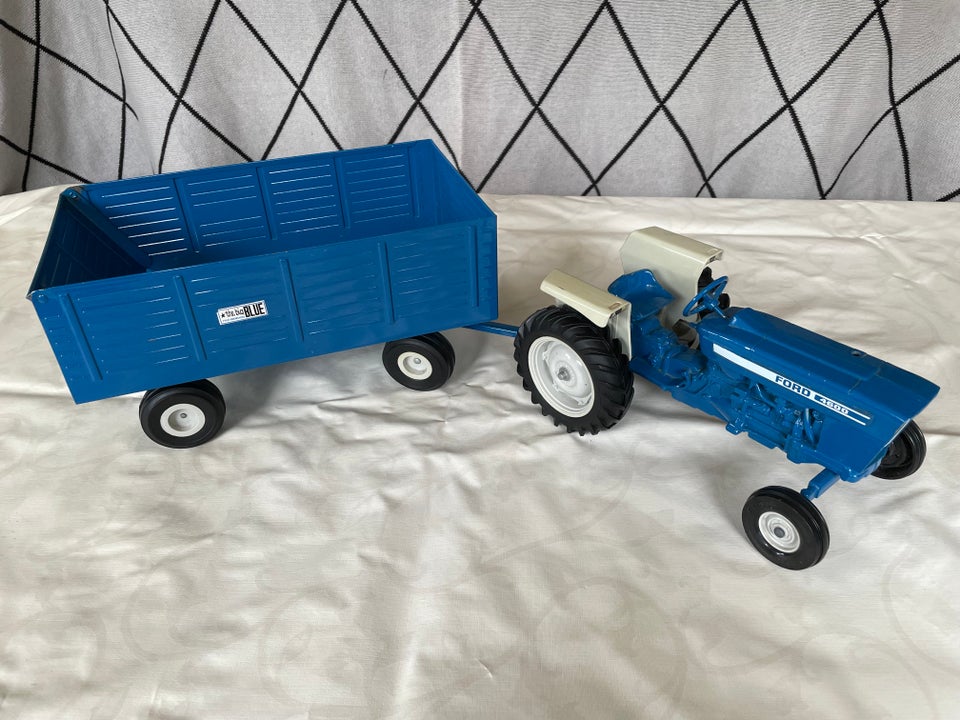 Modeltraktor, ERTL 4600