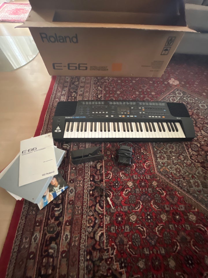 Digitalpiano, Roland E-66