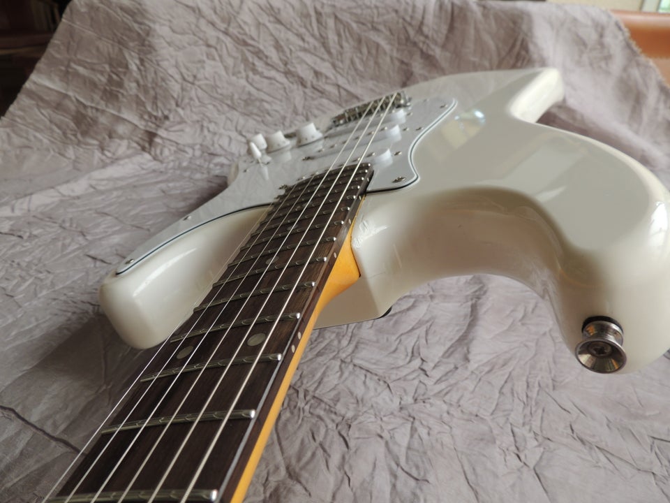 Elguitar, andet mærke Strat White