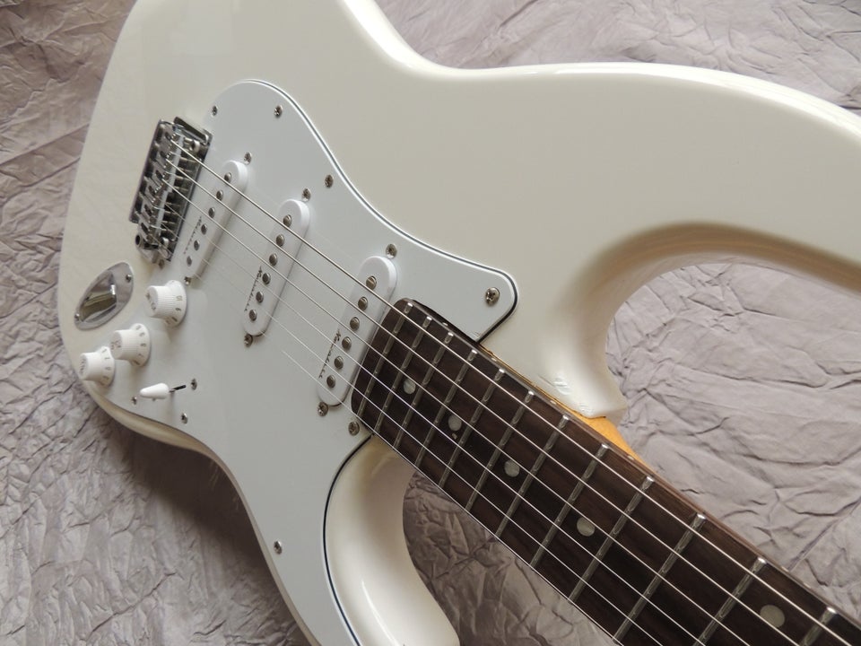 Elguitar, andet mærke Strat White